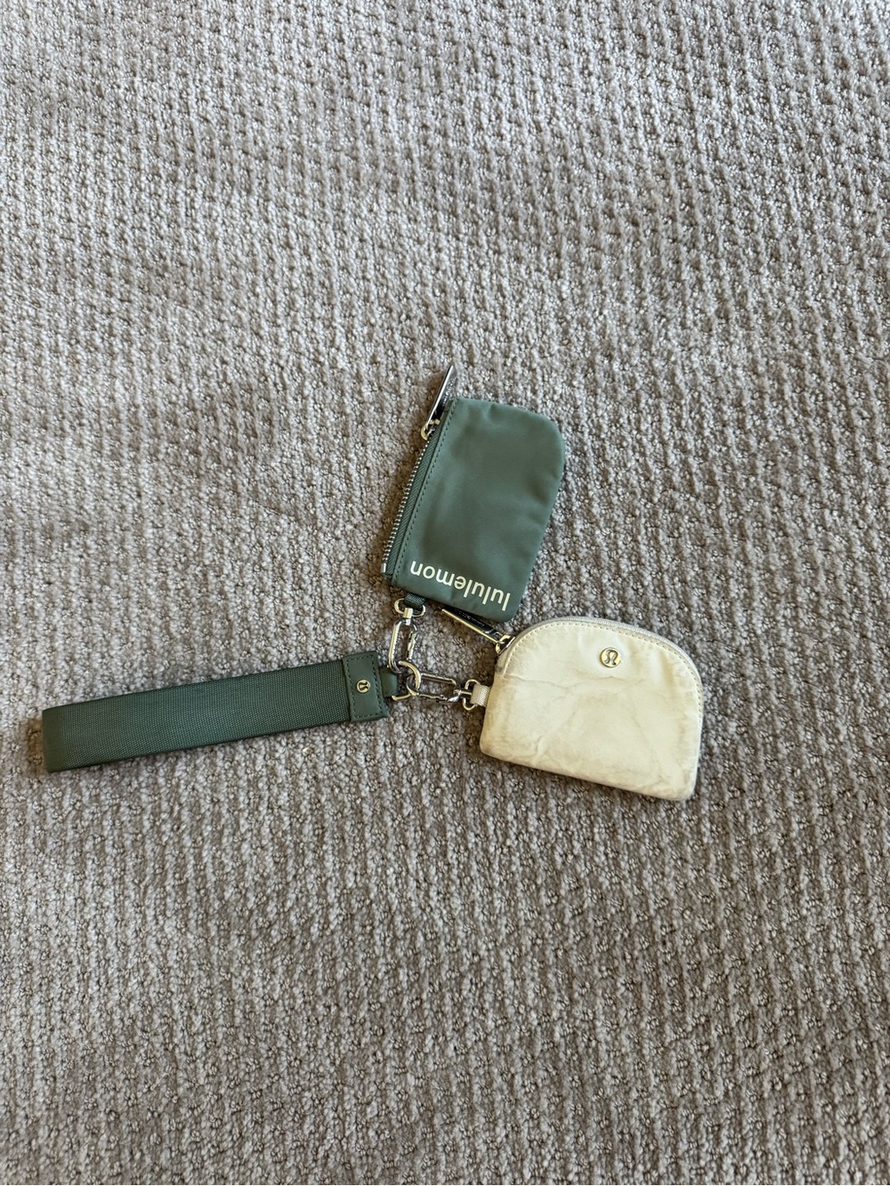 lululemon athletica Green and Cream Key & Card Holder Set
